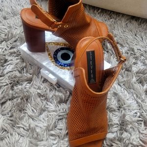 Steve Madden Open-Toe/Sling Back Heels S8.5
